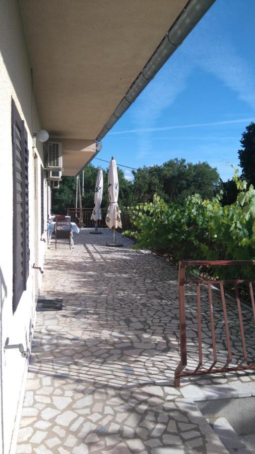 Apartments And Rooms Sanja Sibinj Krmpotski Εξωτερικό φωτογραφία