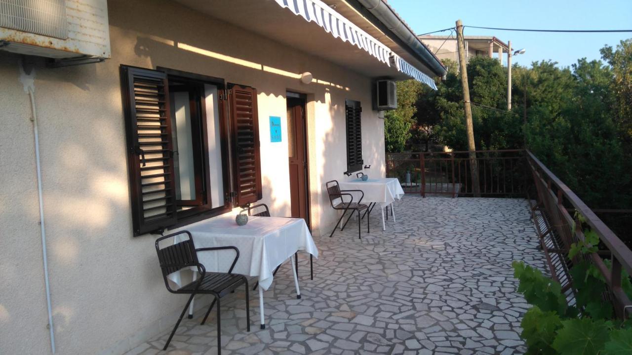 Apartments And Rooms Sanja Sibinj Krmpotski Εξωτερικό φωτογραφία