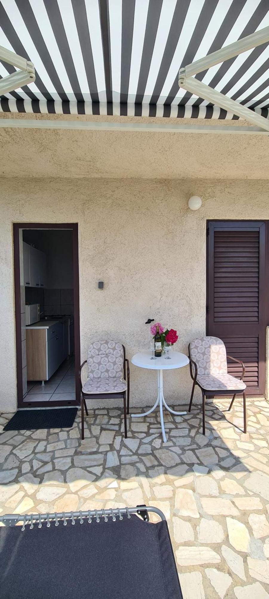 Apartments And Rooms Sanja Sibinj Krmpotski Εξωτερικό φωτογραφία